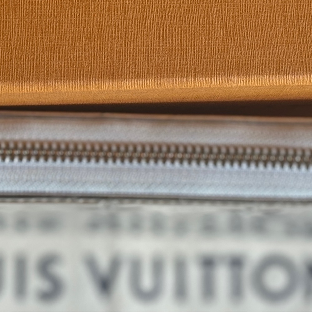 Louis Vuitton Mirror Monogram Zippy Wallet - Picture 4 of 6